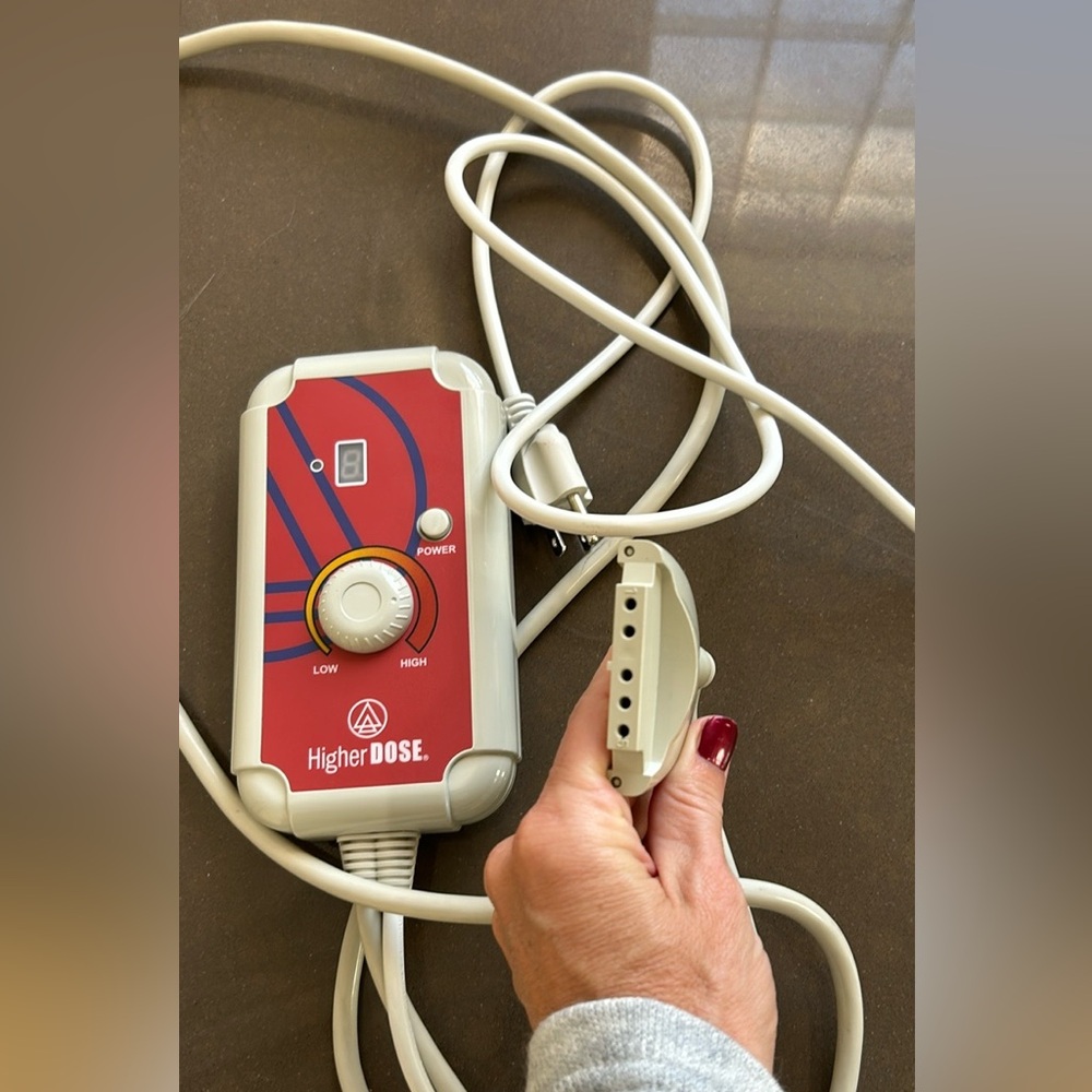 Sauna Blanket charge cord.